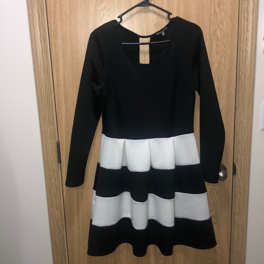 Black and white long sleeve short formal dress